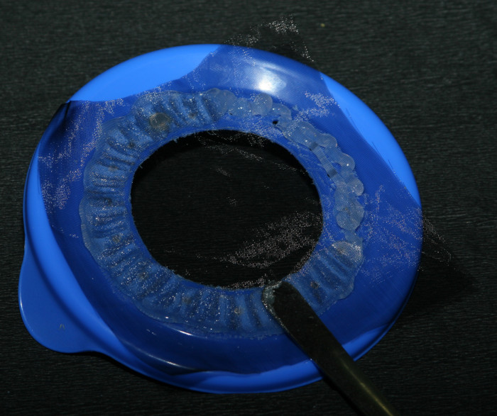 клеим наружную сетку