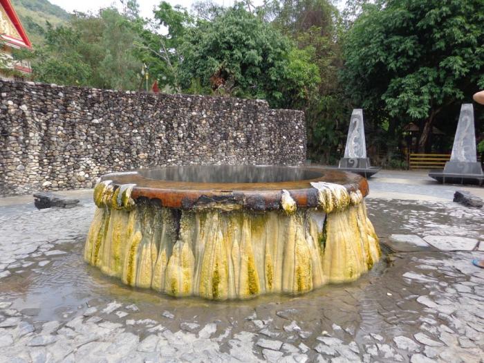 DSC00356 hot spring.jpg